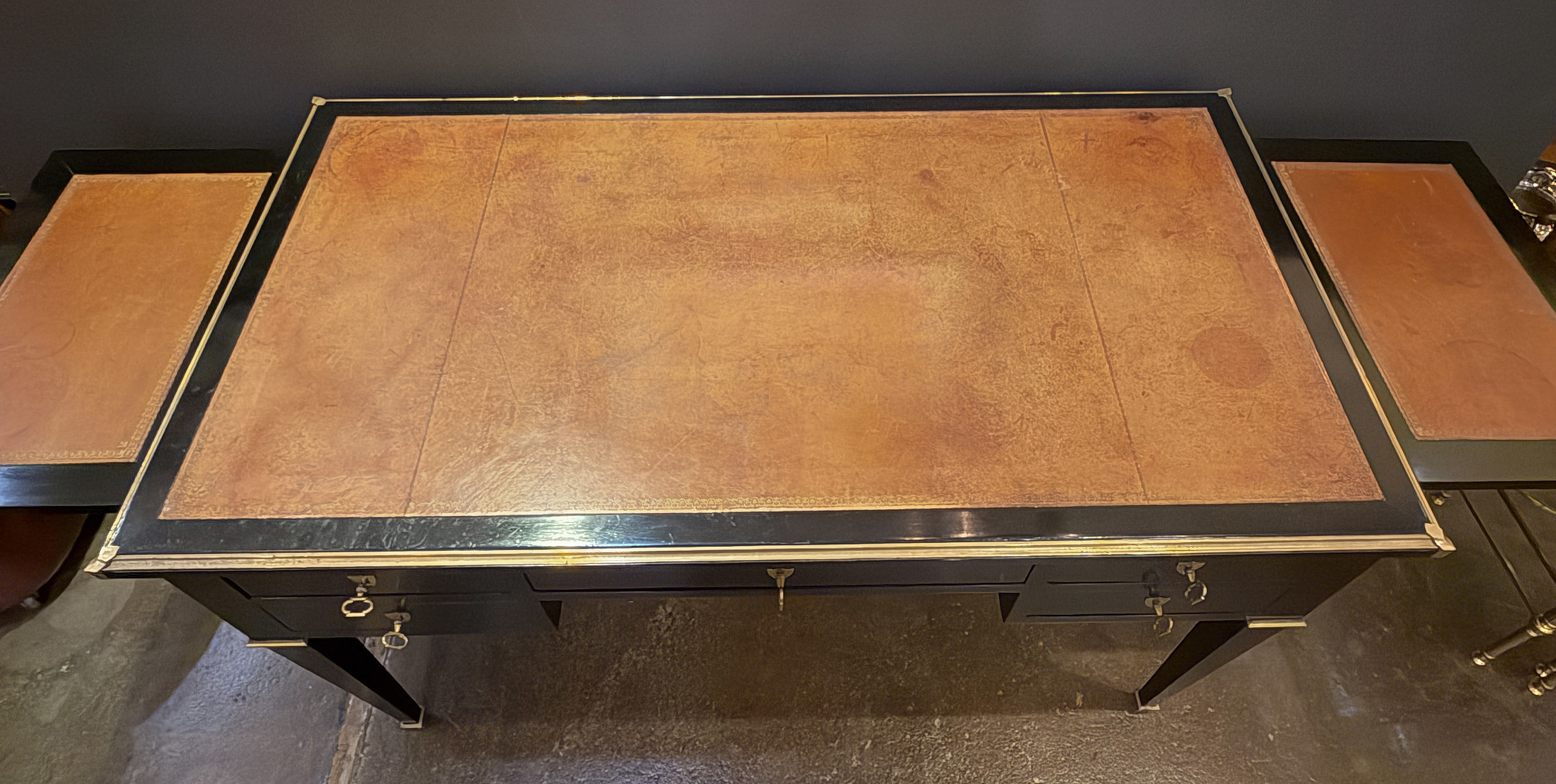 gg225_black_french_writing_table_07