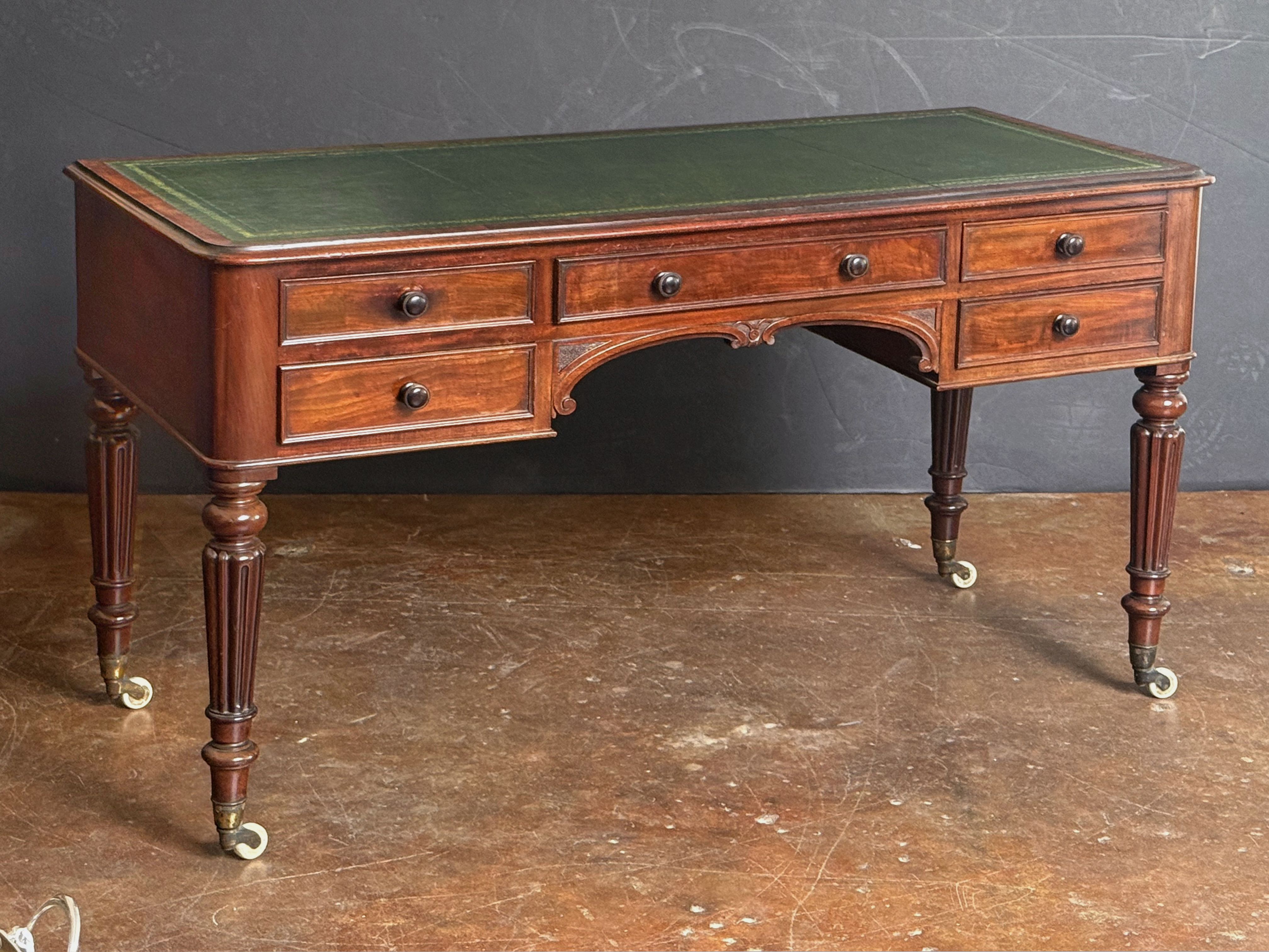 gg246_writing_desk_1
