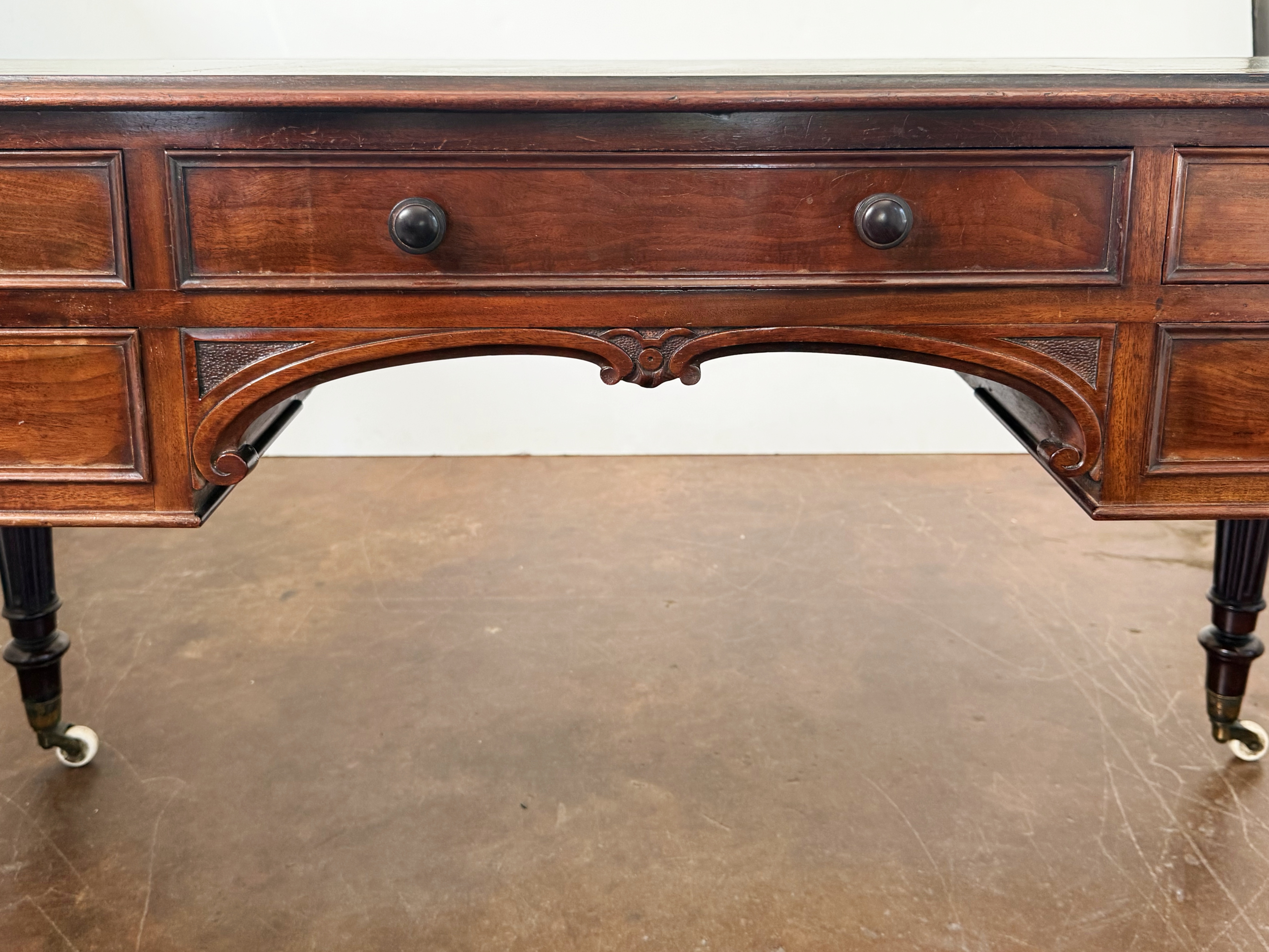 gg246_writing_desk_32