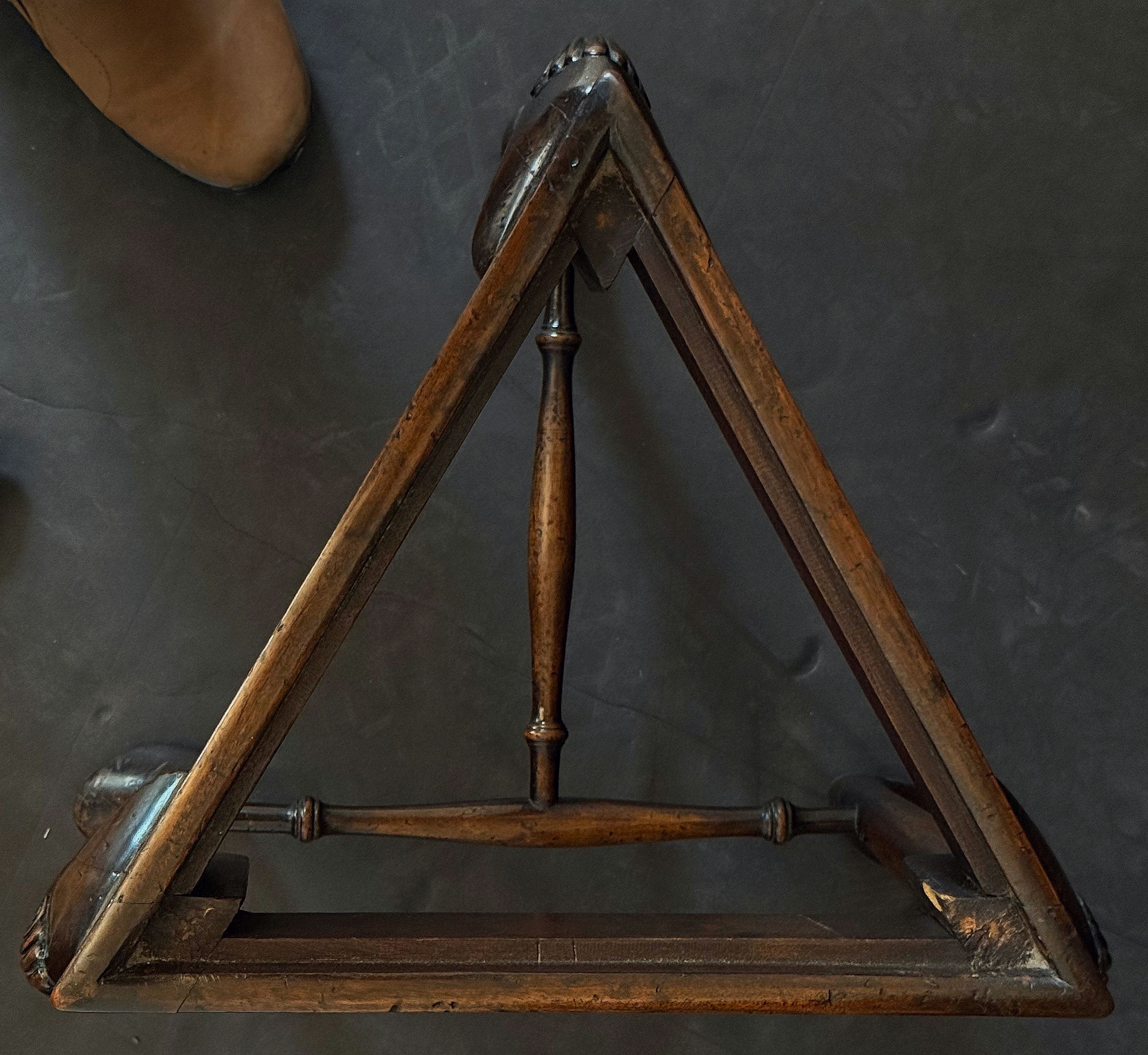 gg265_triangular_stool_21_copy