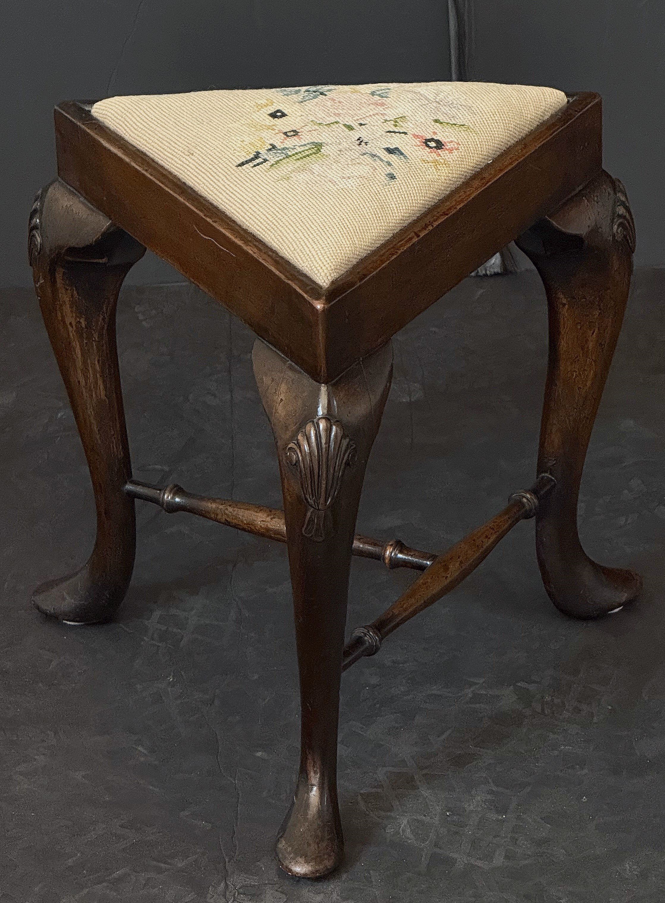 gg265_triangular_stool_6_copy