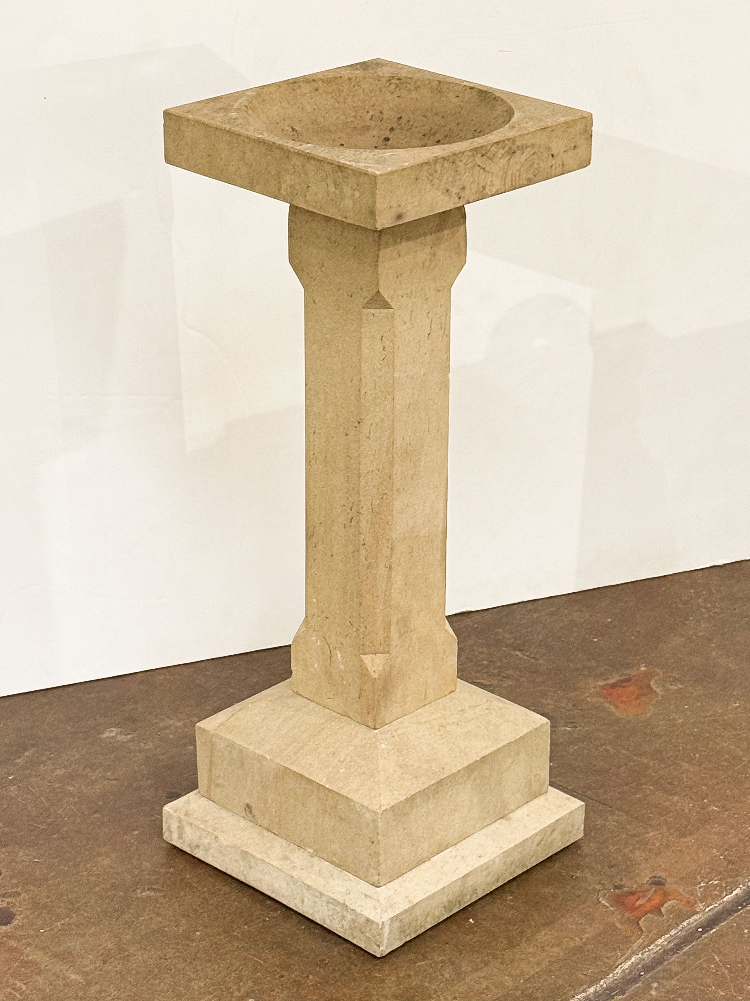 gg508_modernist_stone_bird_bath_001_l_e_a_d