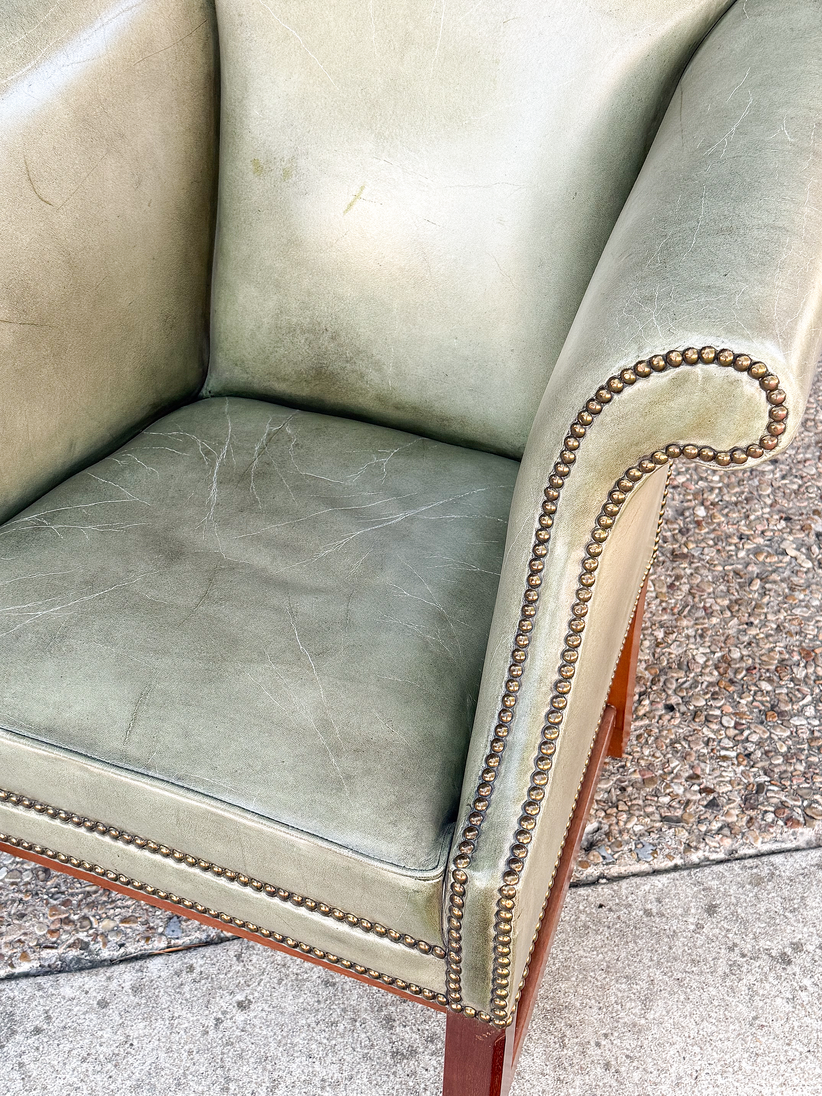 gg575_green_leather_armchair_006