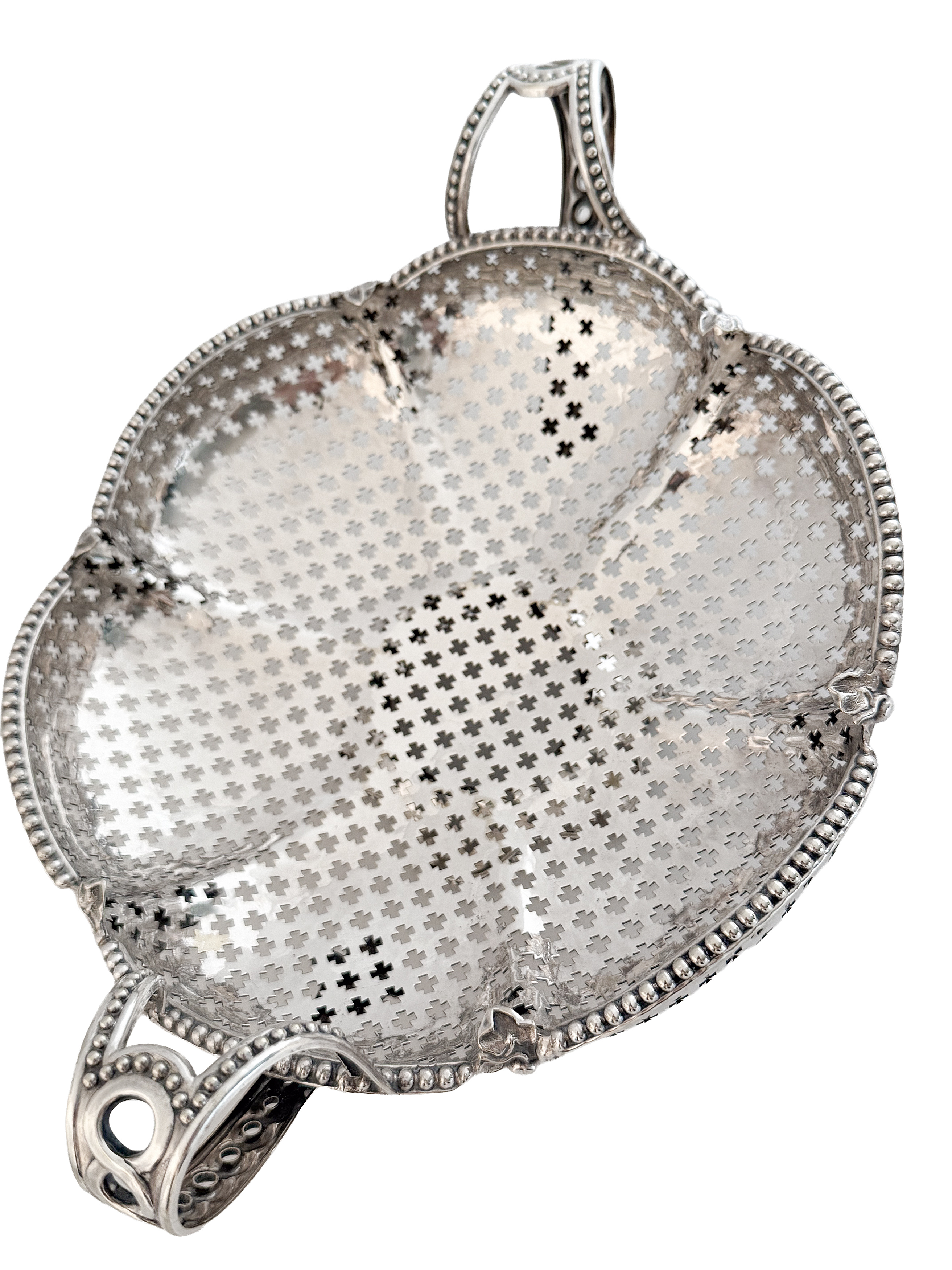 gg599_pierced_silver_basket_16