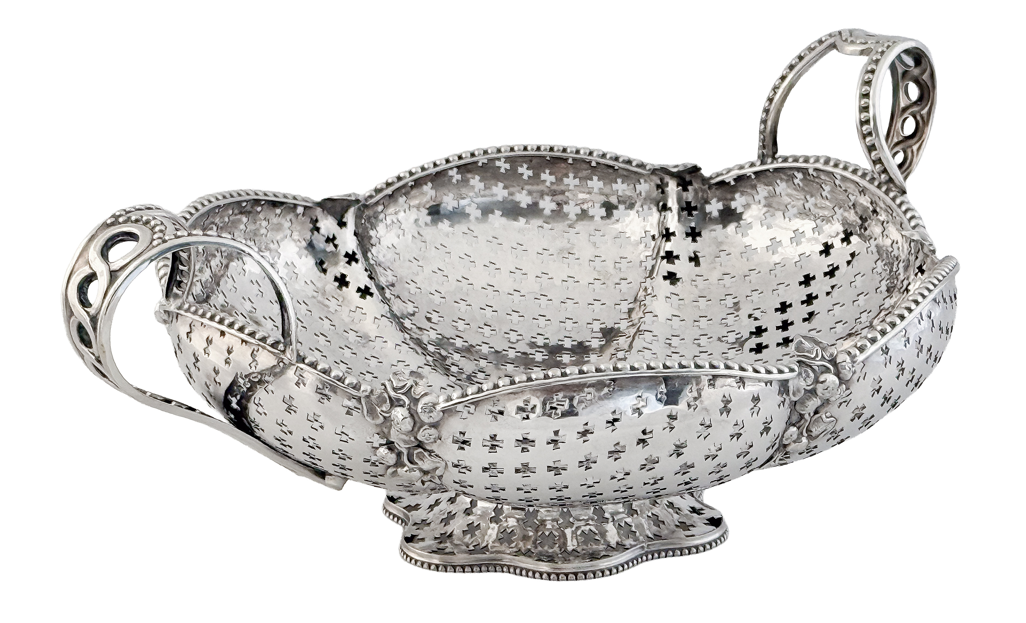gg599_pierced_silver_basket_3