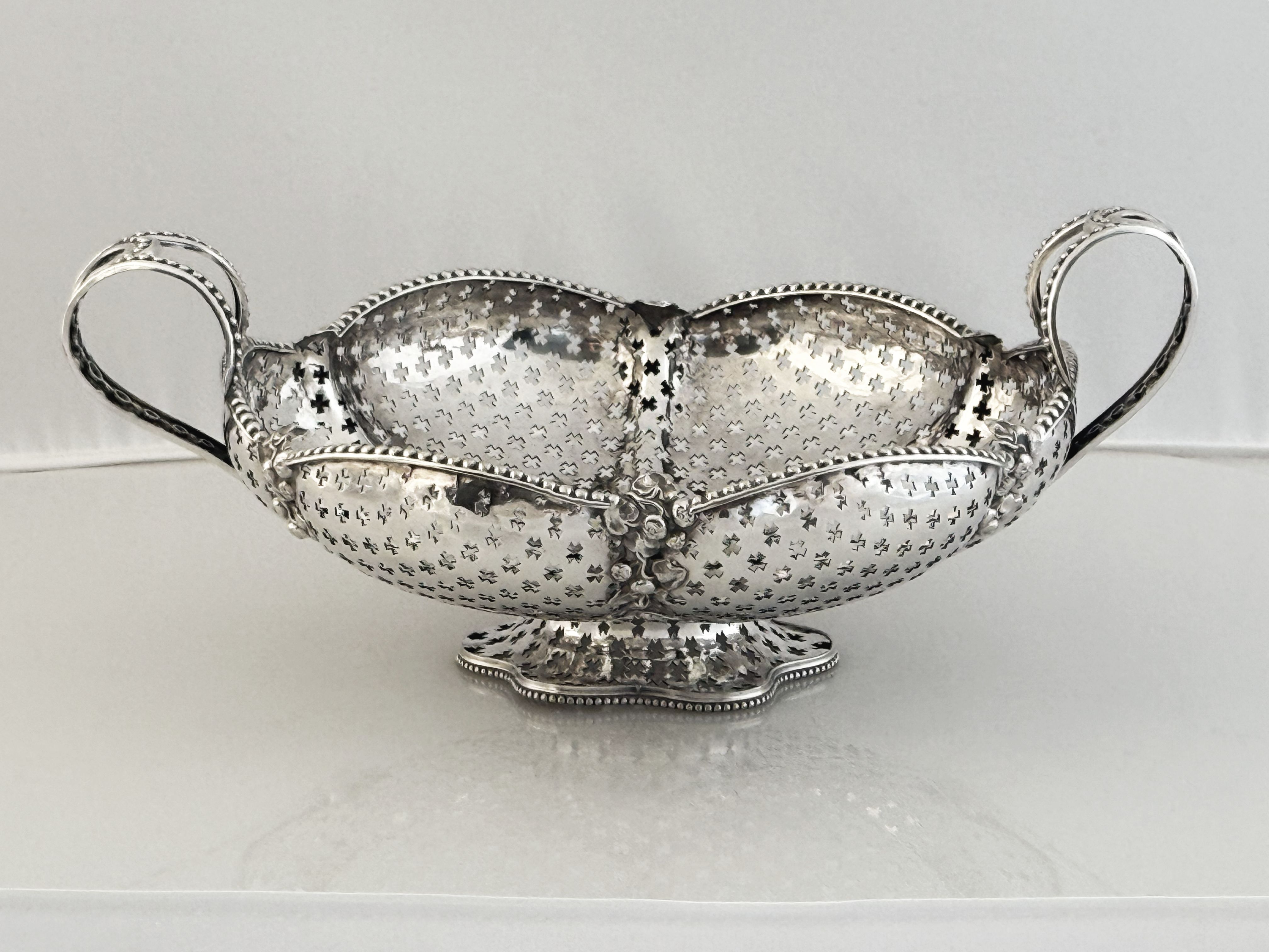 gg599_pierced_silver_basket_4