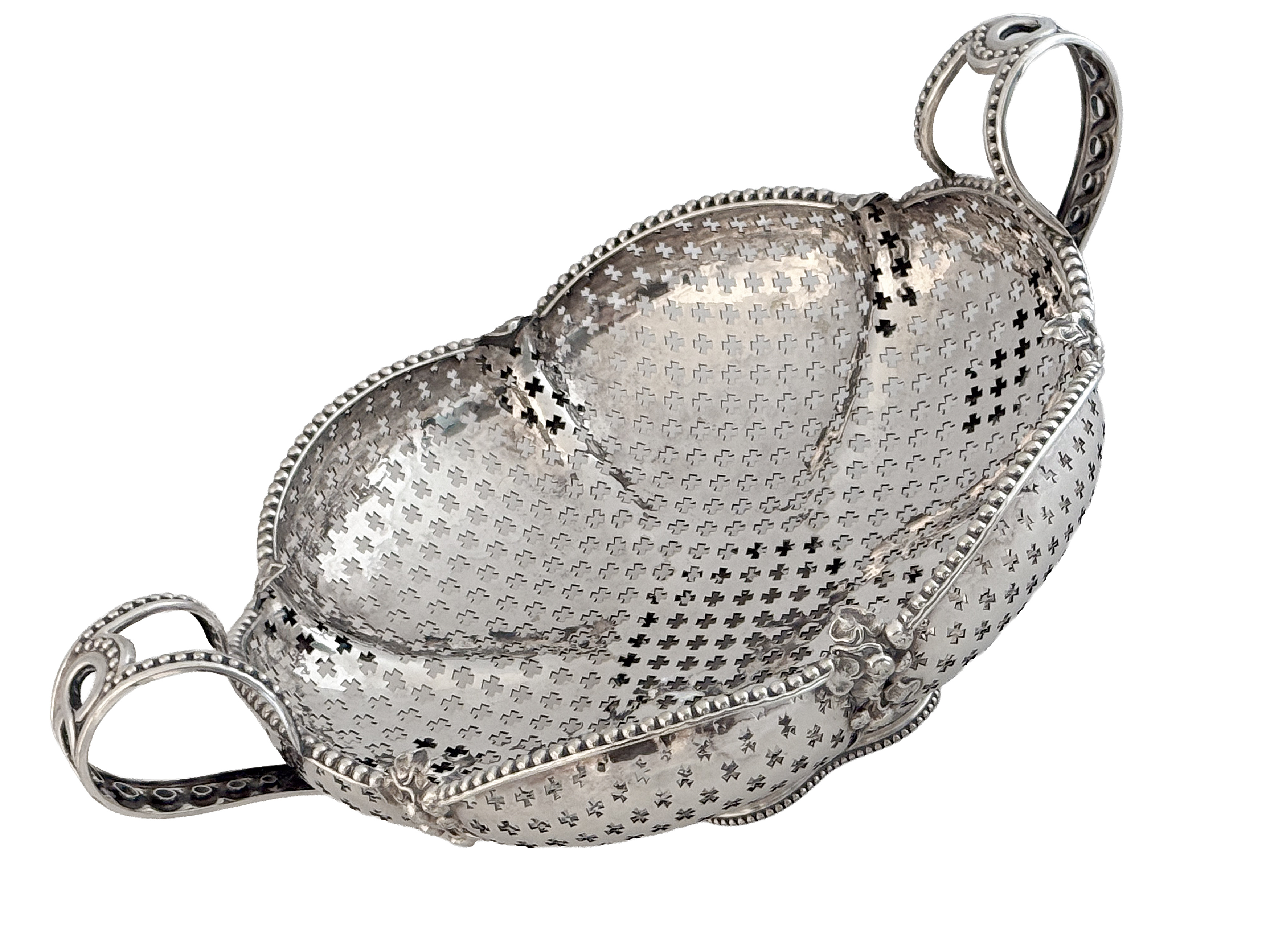 gg599_pierced_silver_basket_5