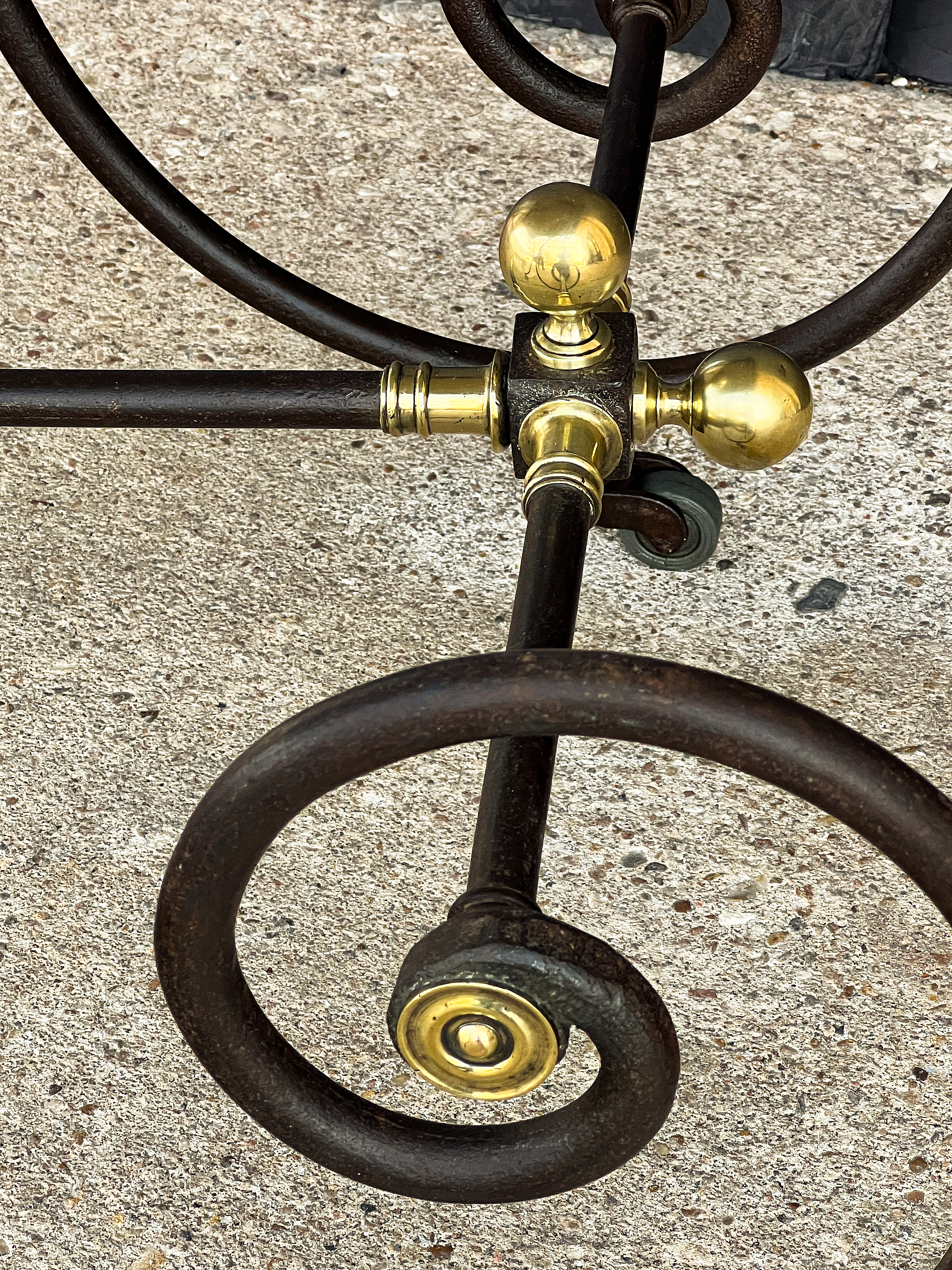 gg623_french_patisserie_table_005