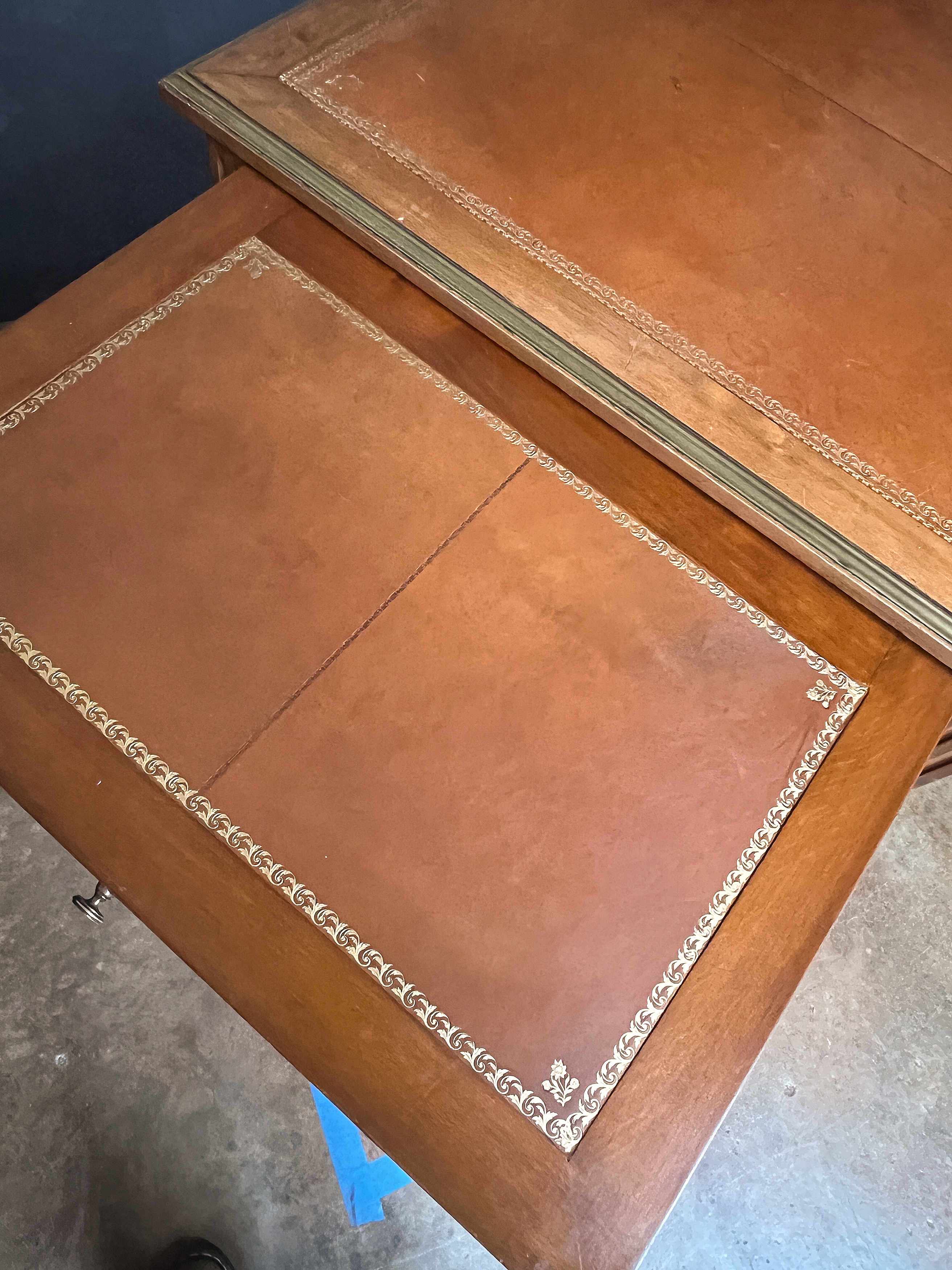 gg630_french_writing_desk_006_925144326