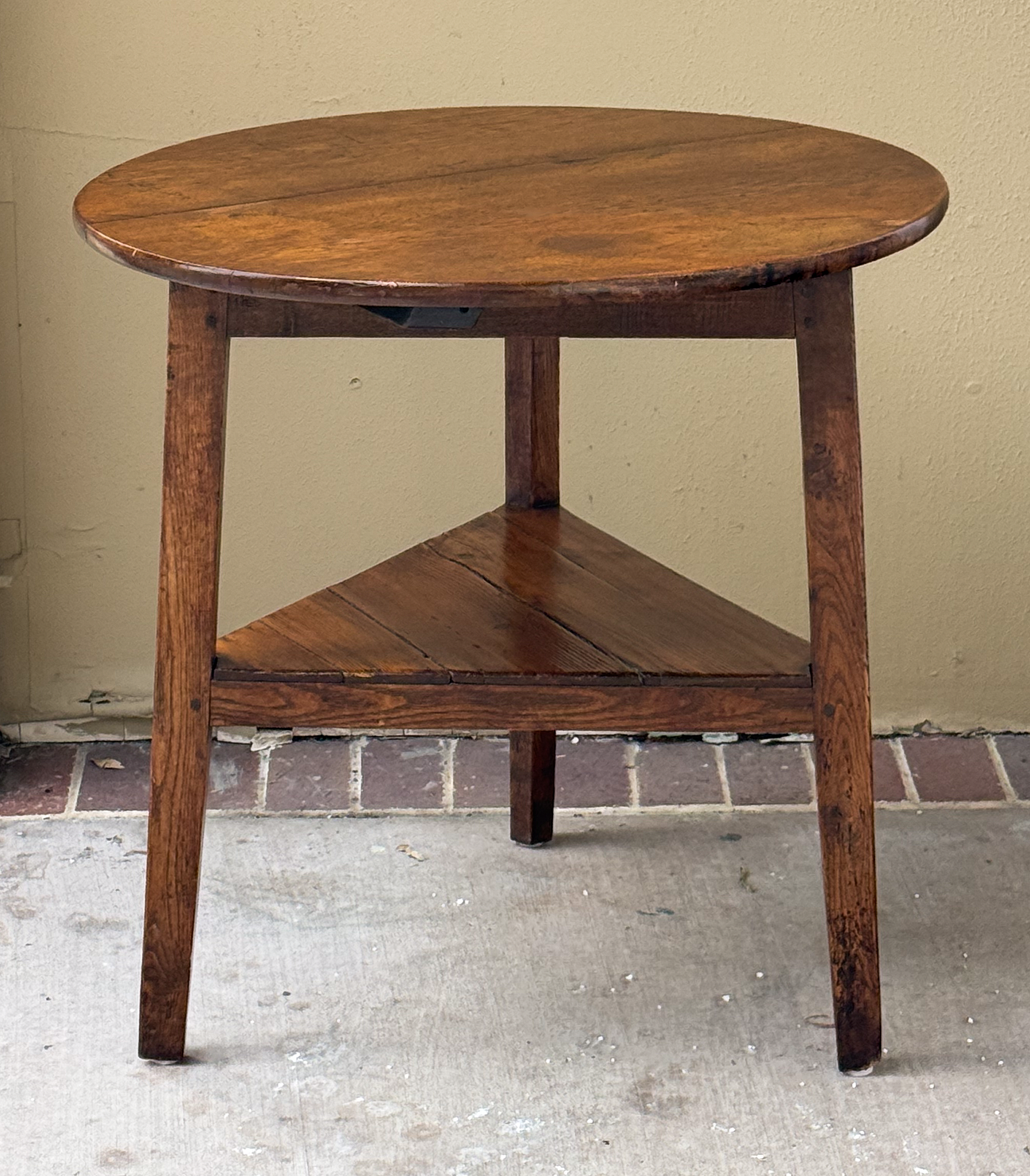 gg665_english_large_cricket_table_003