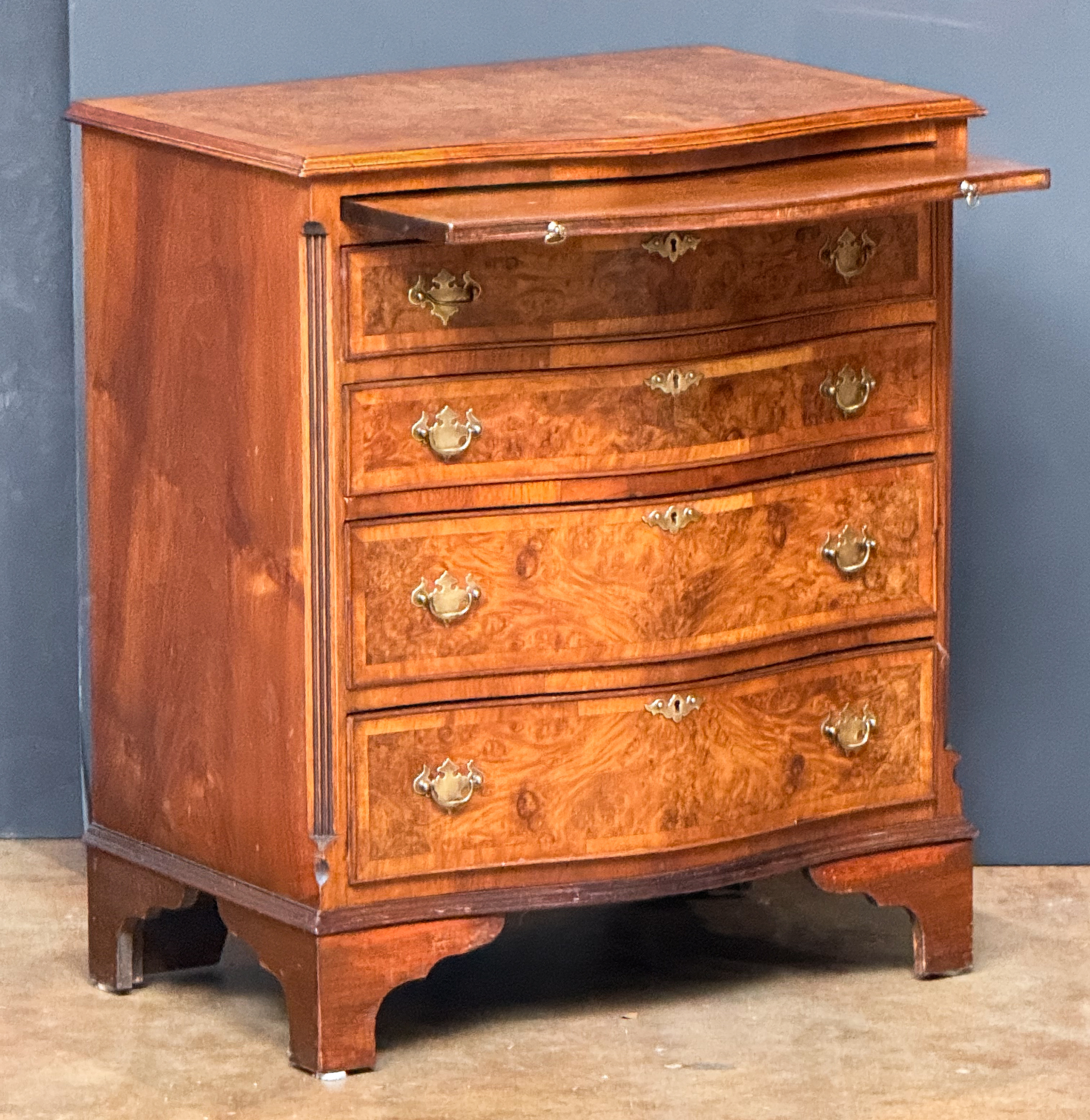 gg678_walnut_bachelor_chest_002