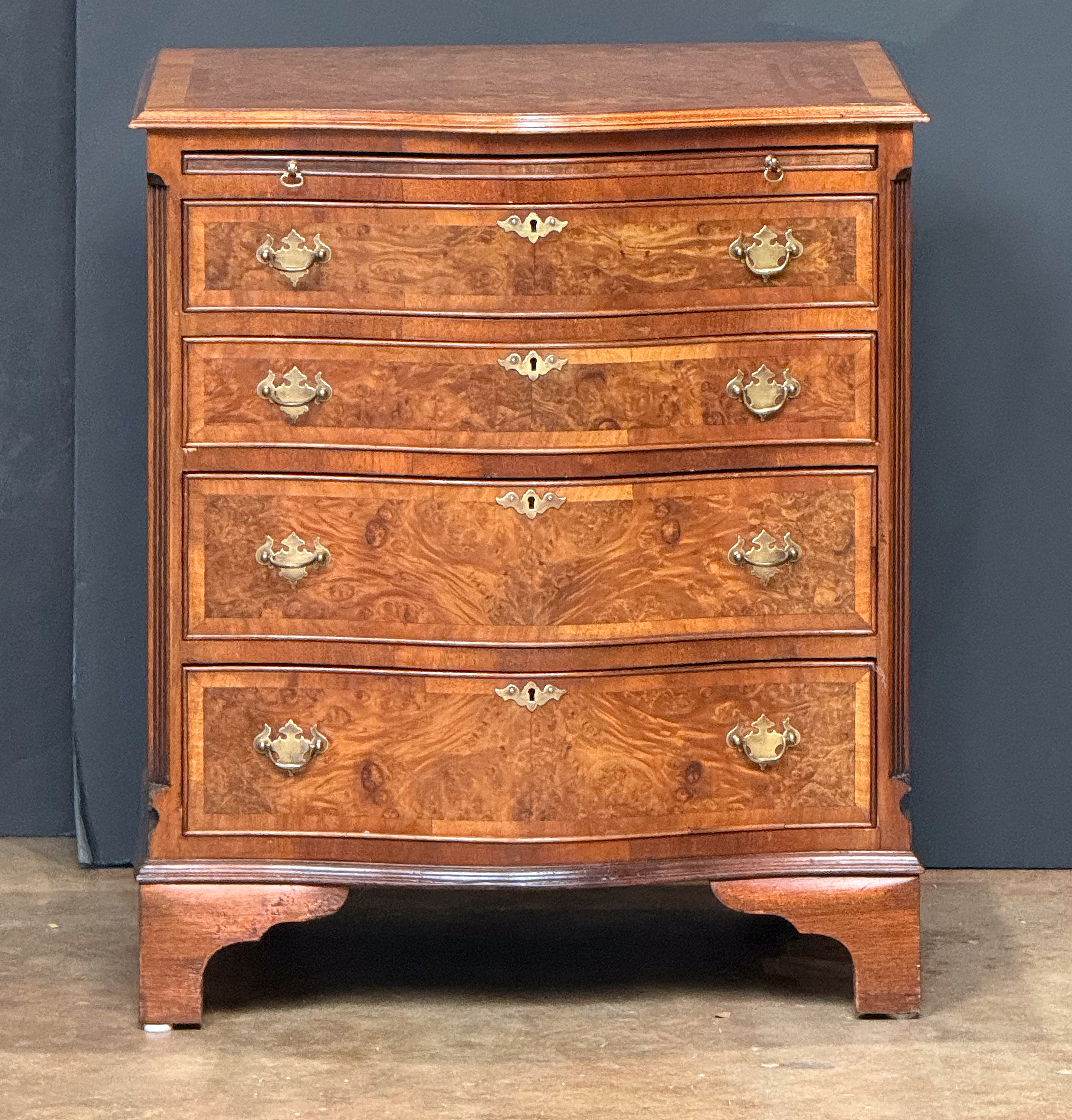 gg678_walnut_bachelor_chest_004