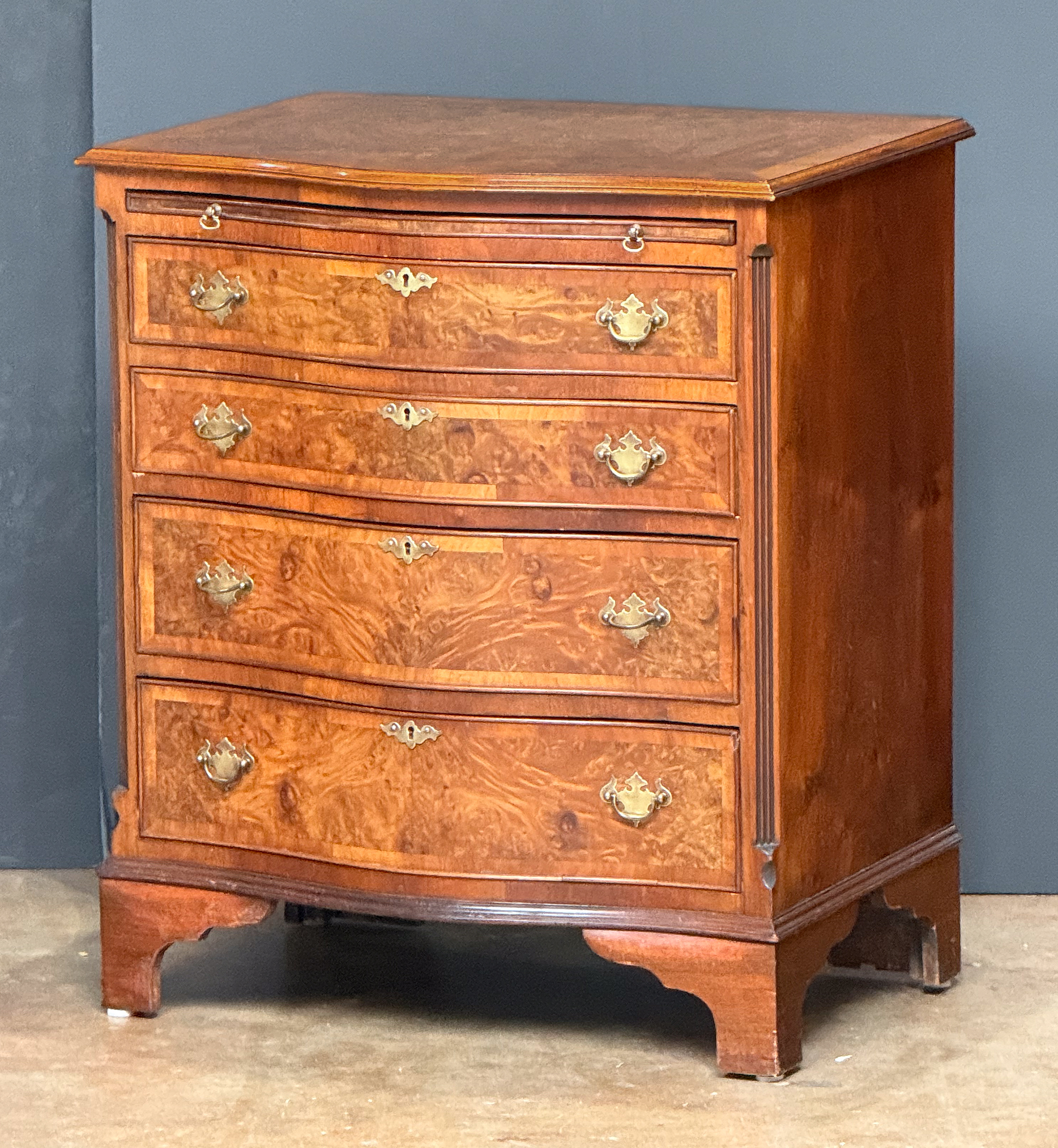 gg678_walnut_bachelor_chest_005