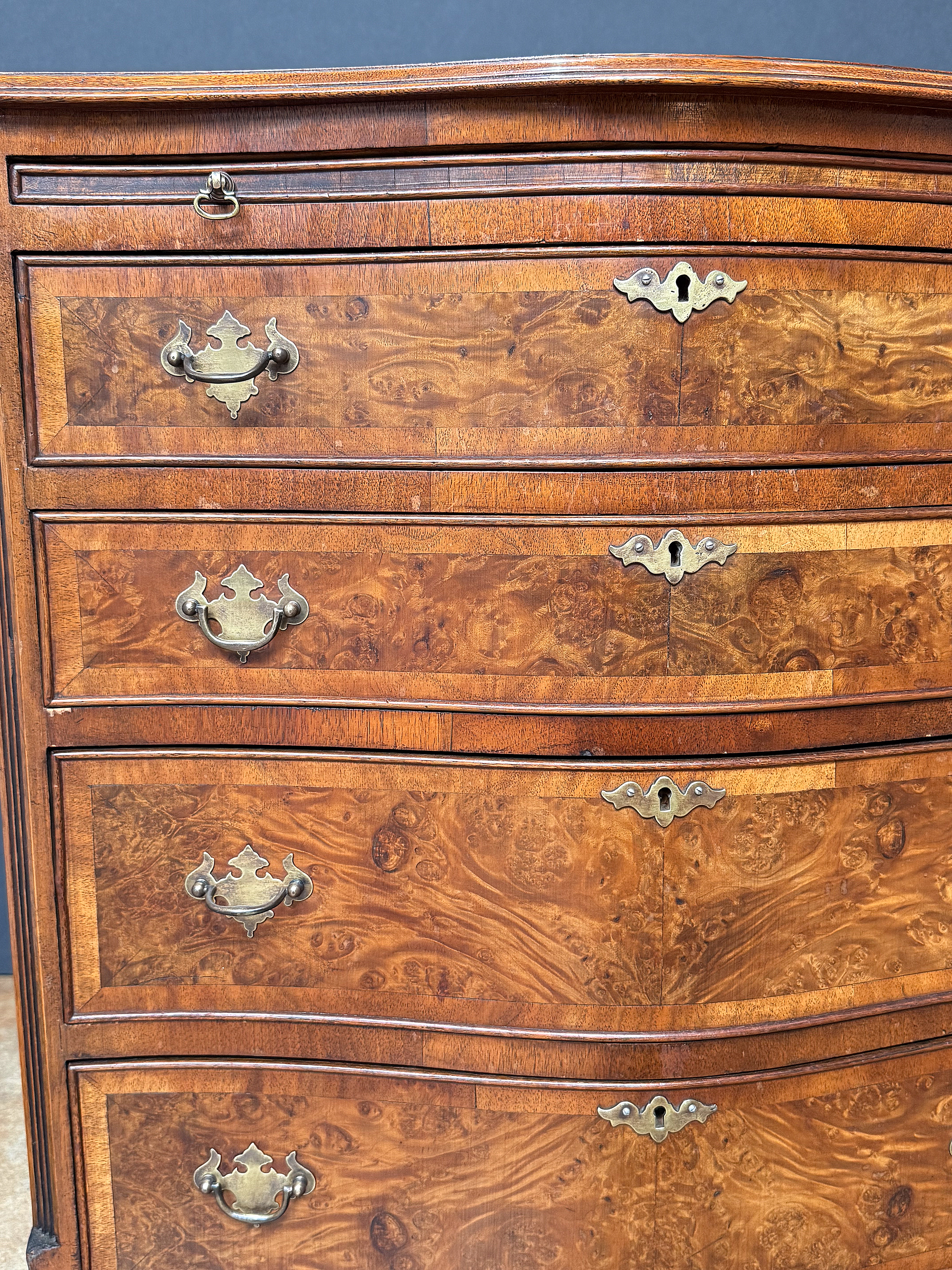 gg678_walnut_bachelor_chest_010