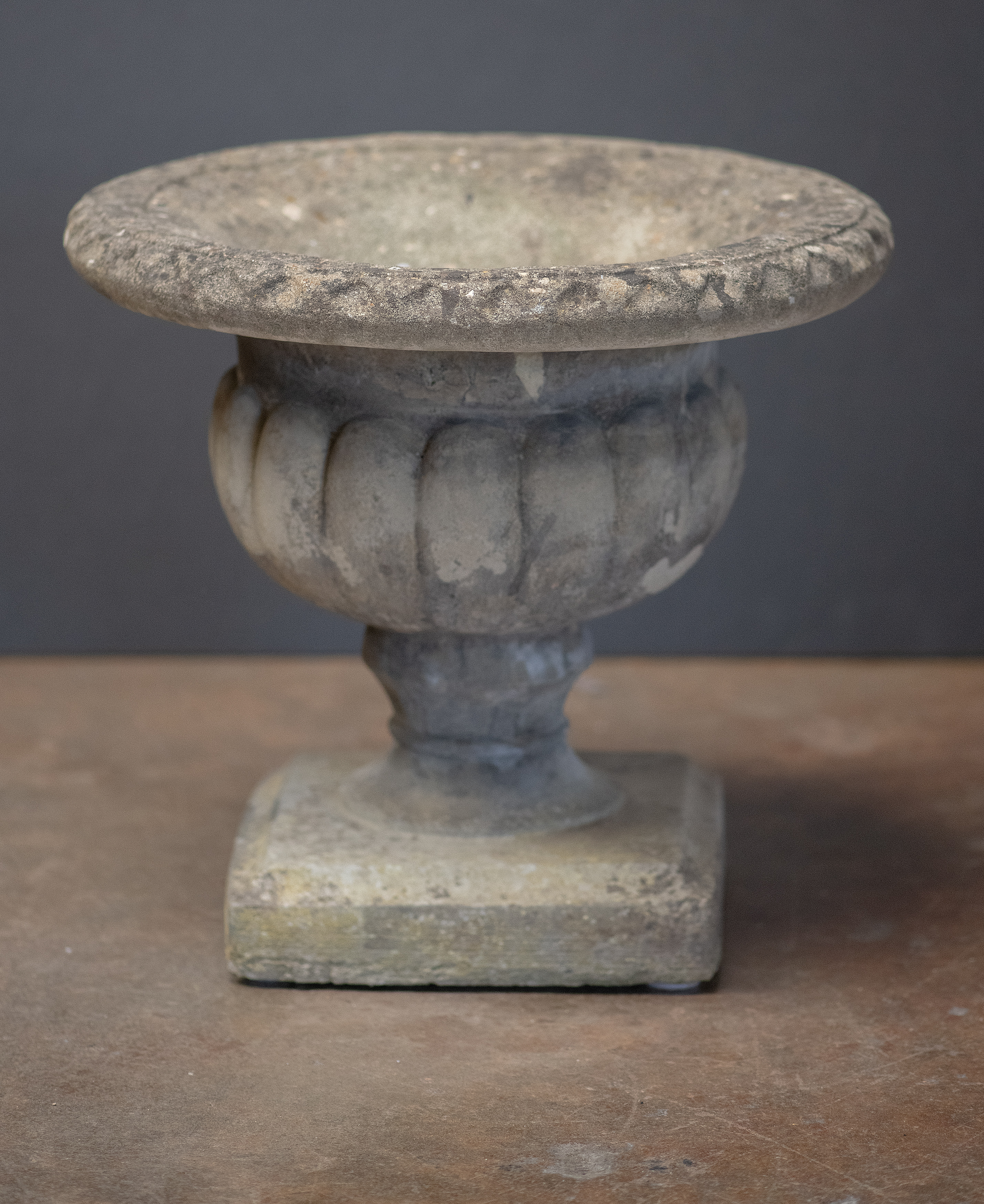 gg688_english_stone_urn_004