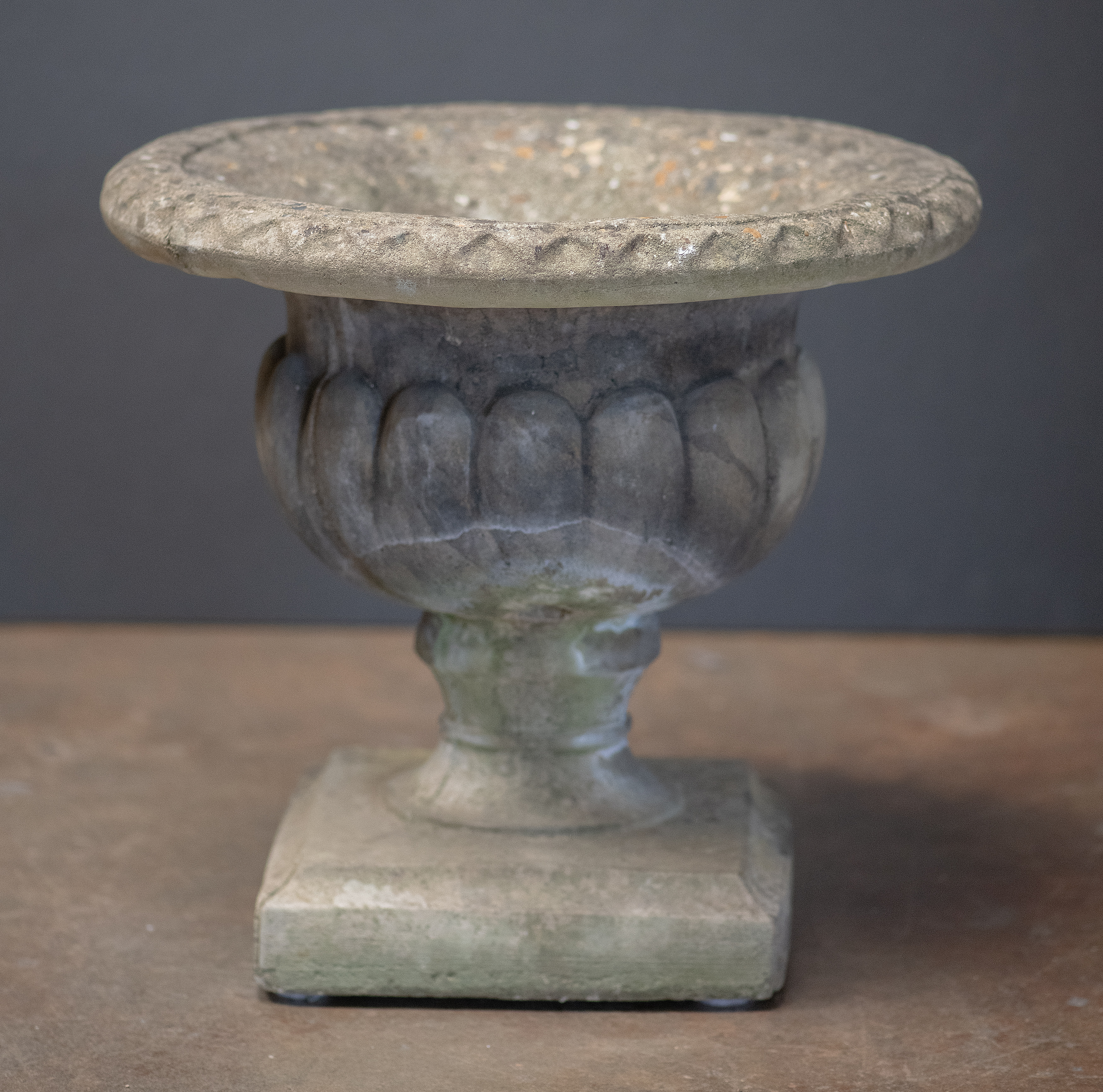 gg688_english_stone_urn_006