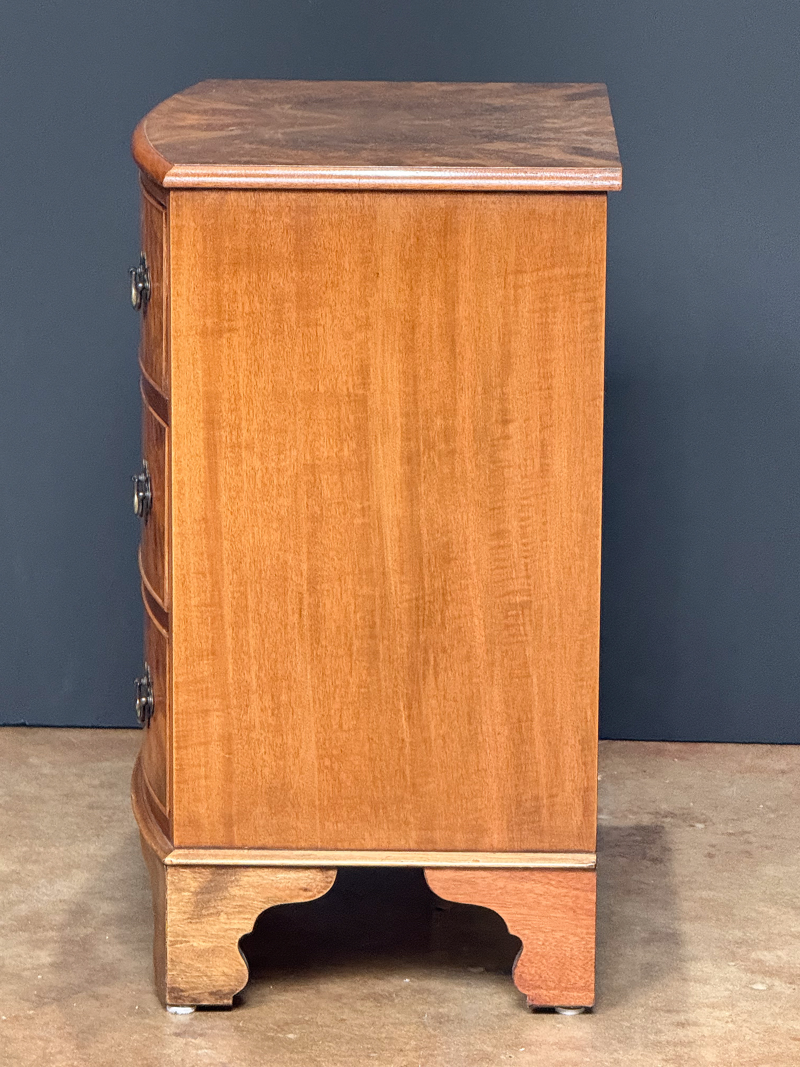 gg696_burr_walnut_chest_of_drawers_005