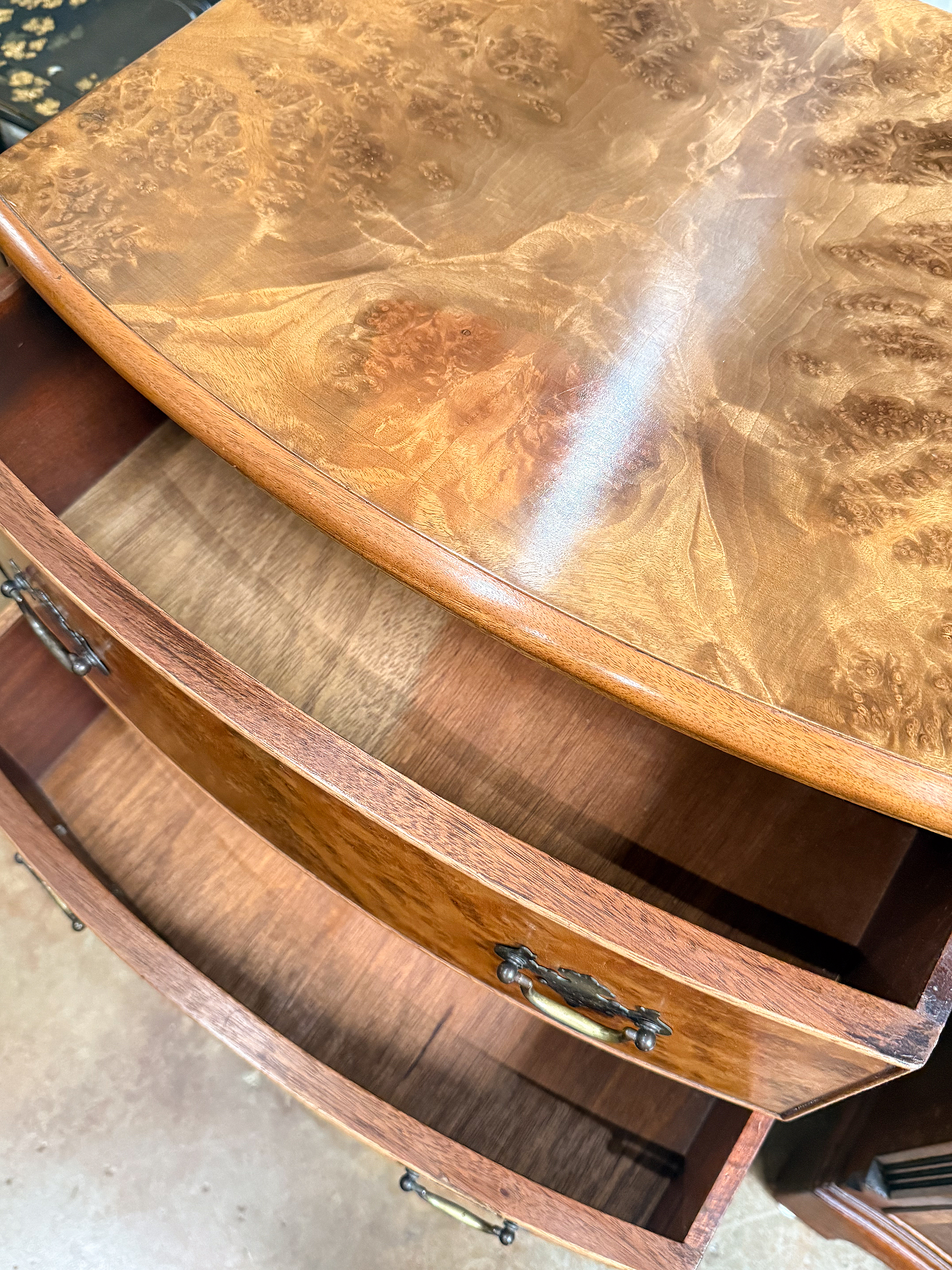 gg696_burr_walnut_chest_of_drawers_012