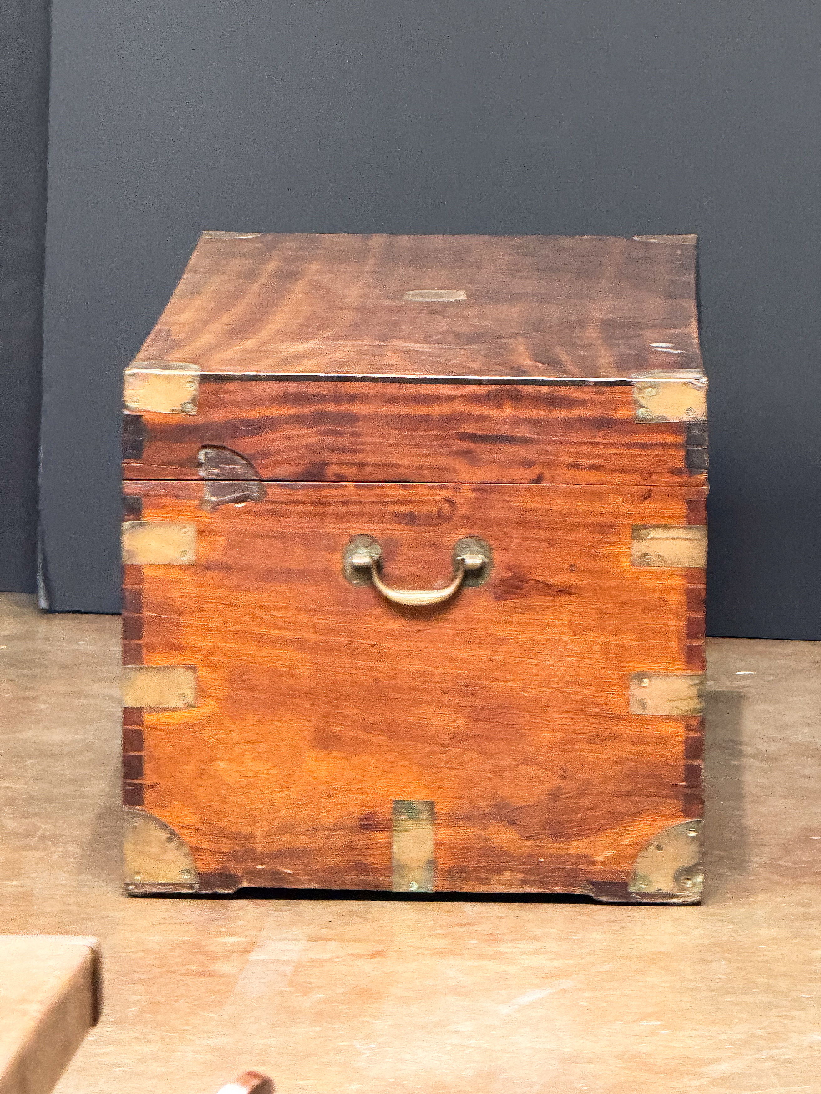 gg707_19th_c__military_chest_005