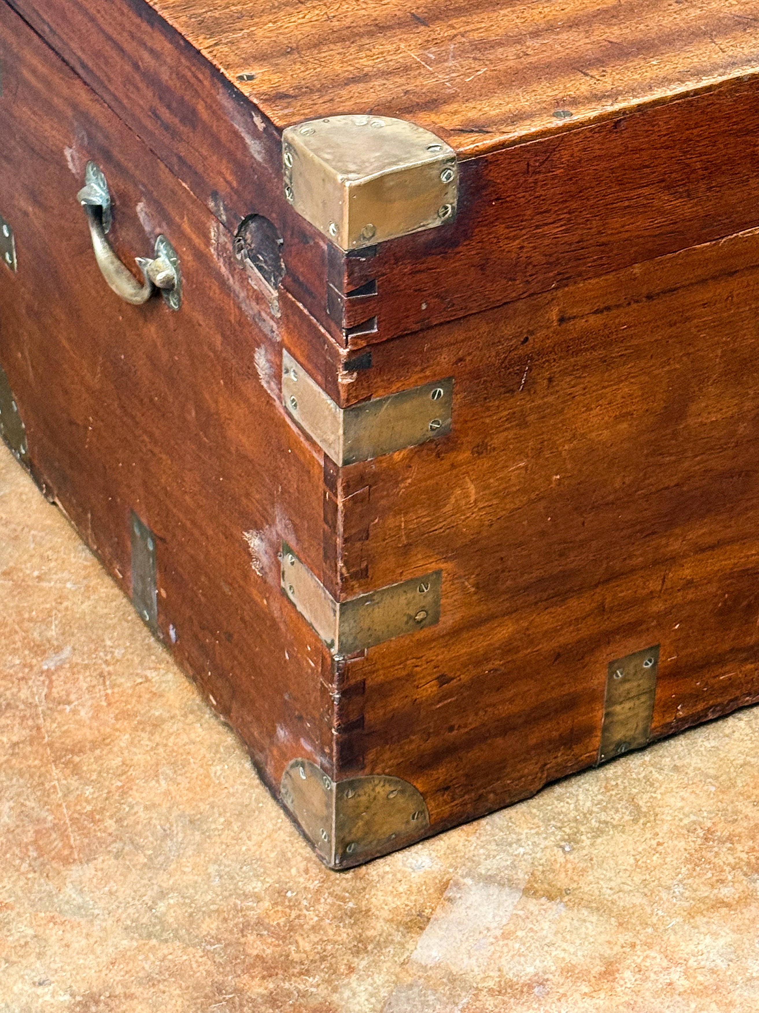 gg707_19th_c__military_chest_008