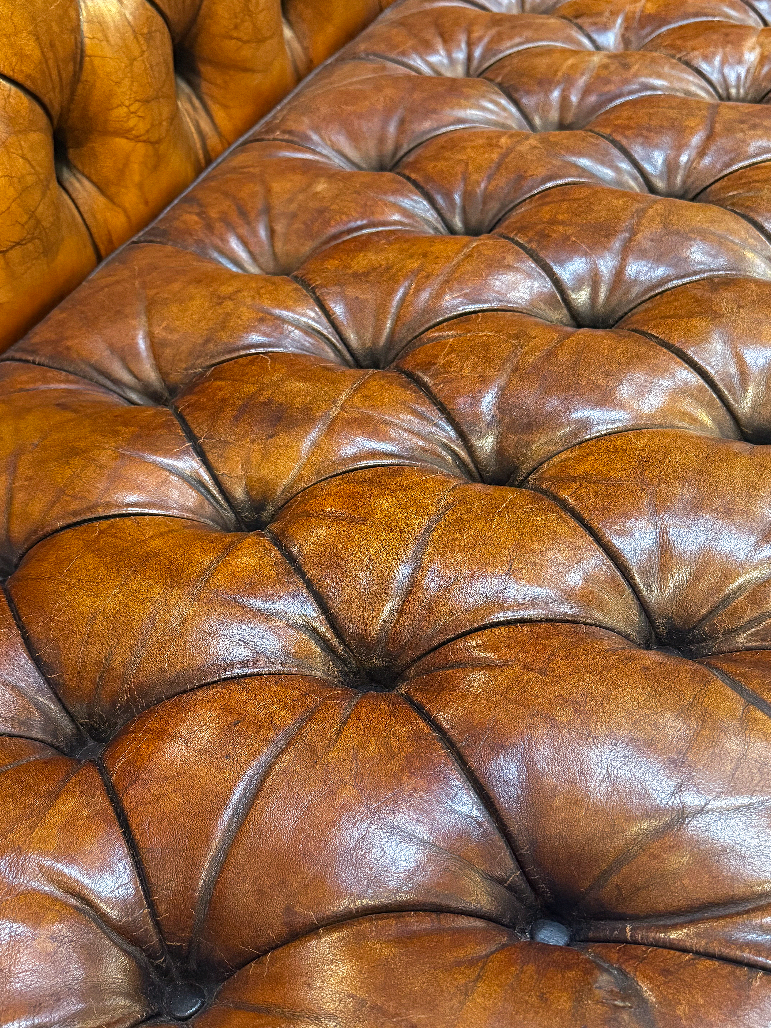 gg722_english_chesterfield_sofa_006