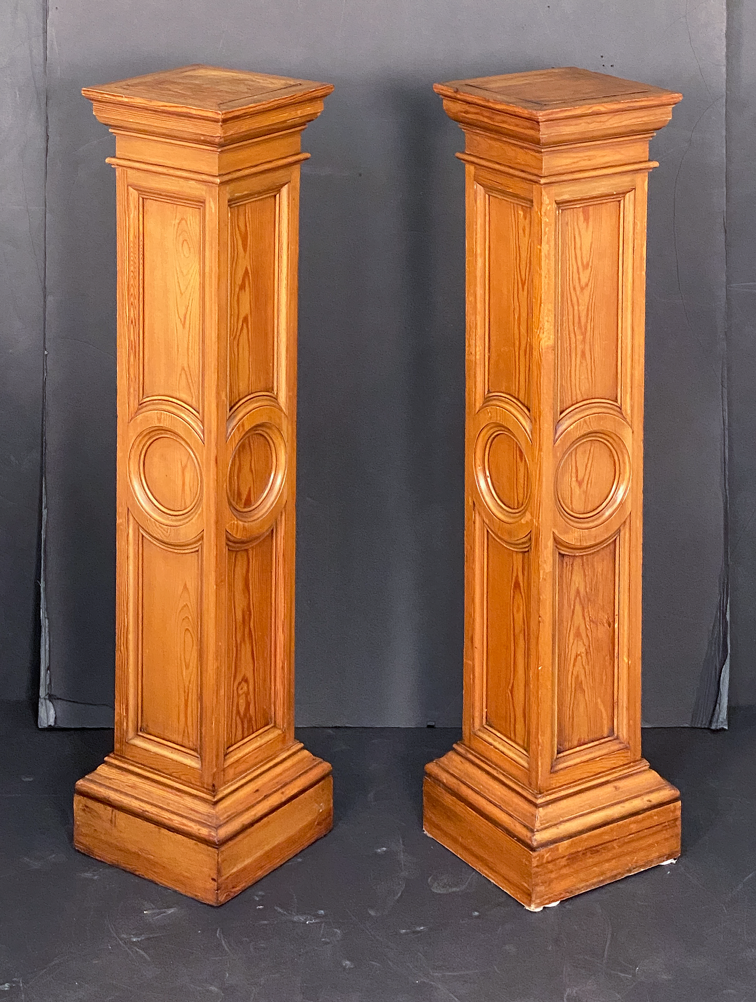 v0592_pine_pedestal_6