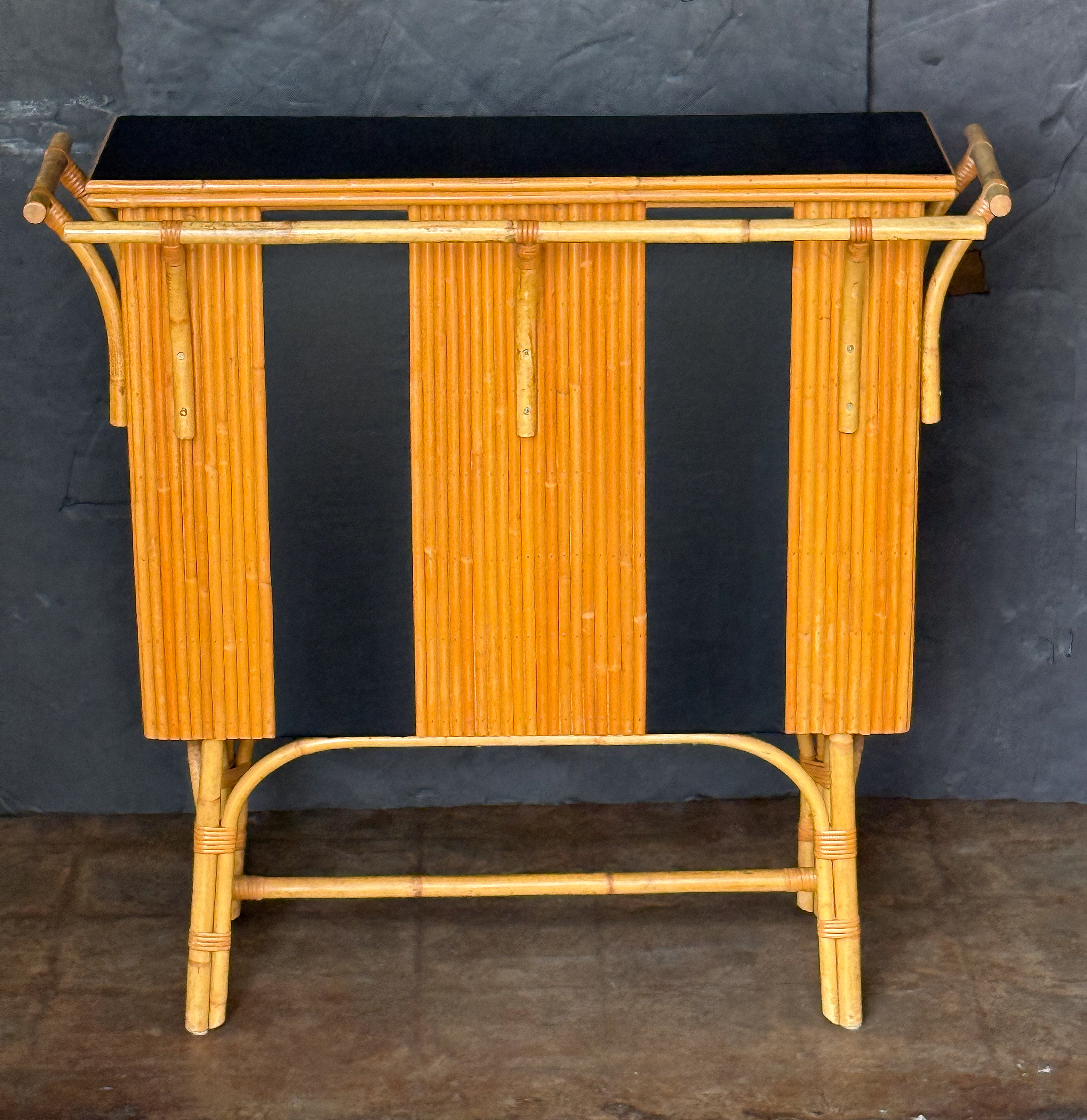 w1080_bamboo_bar_with_leather_top_002