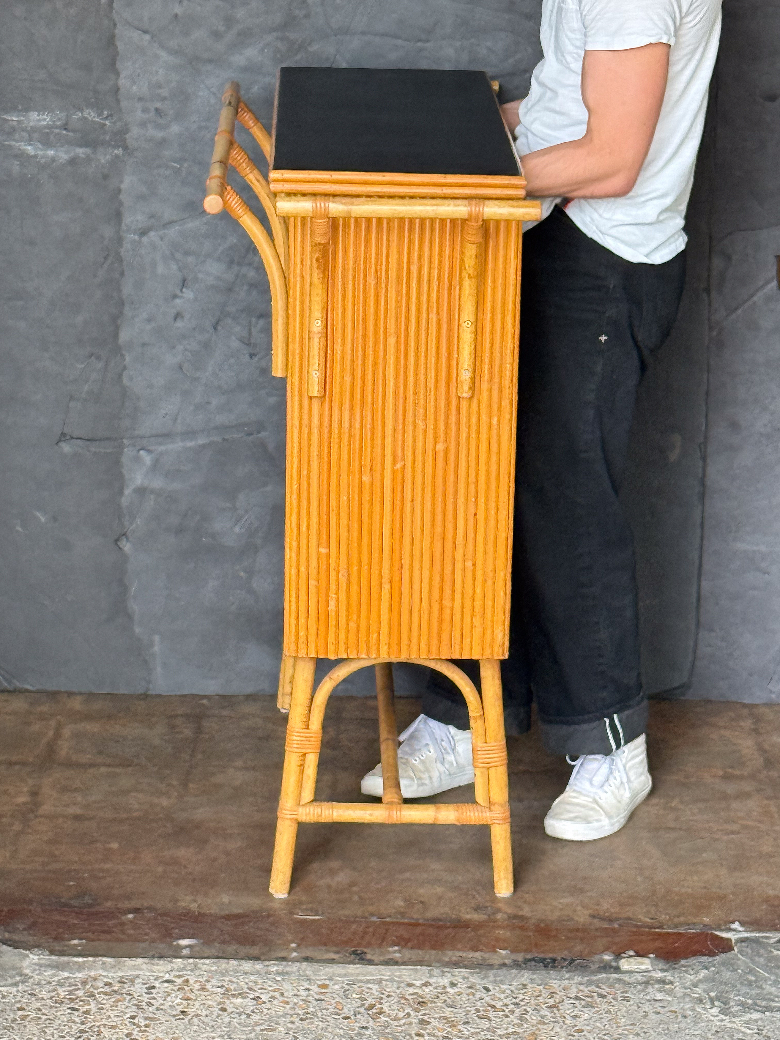 w1080_bamboo_bar_with_leather_top_004