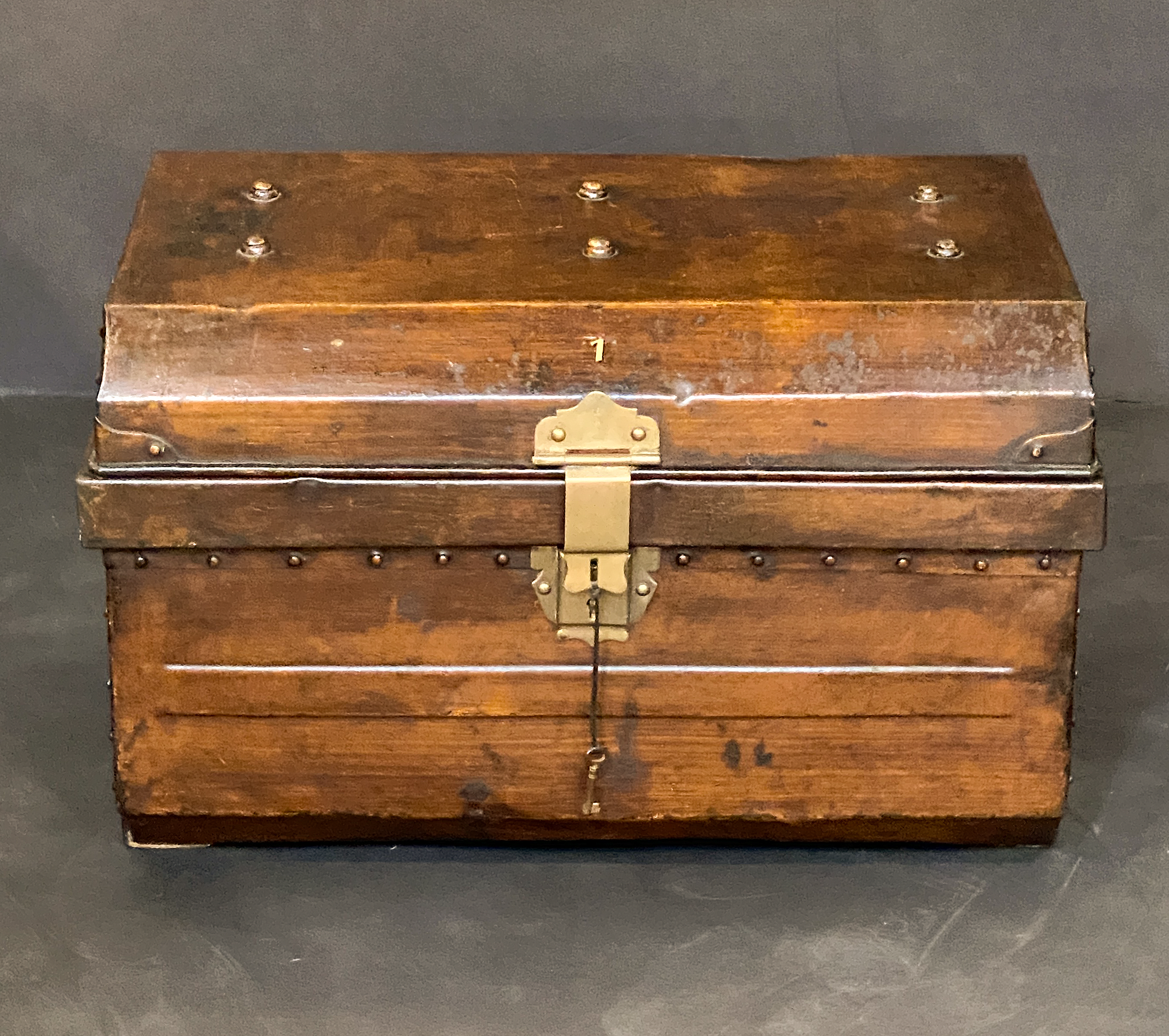 x1067_tin_trunk_05_1347139375