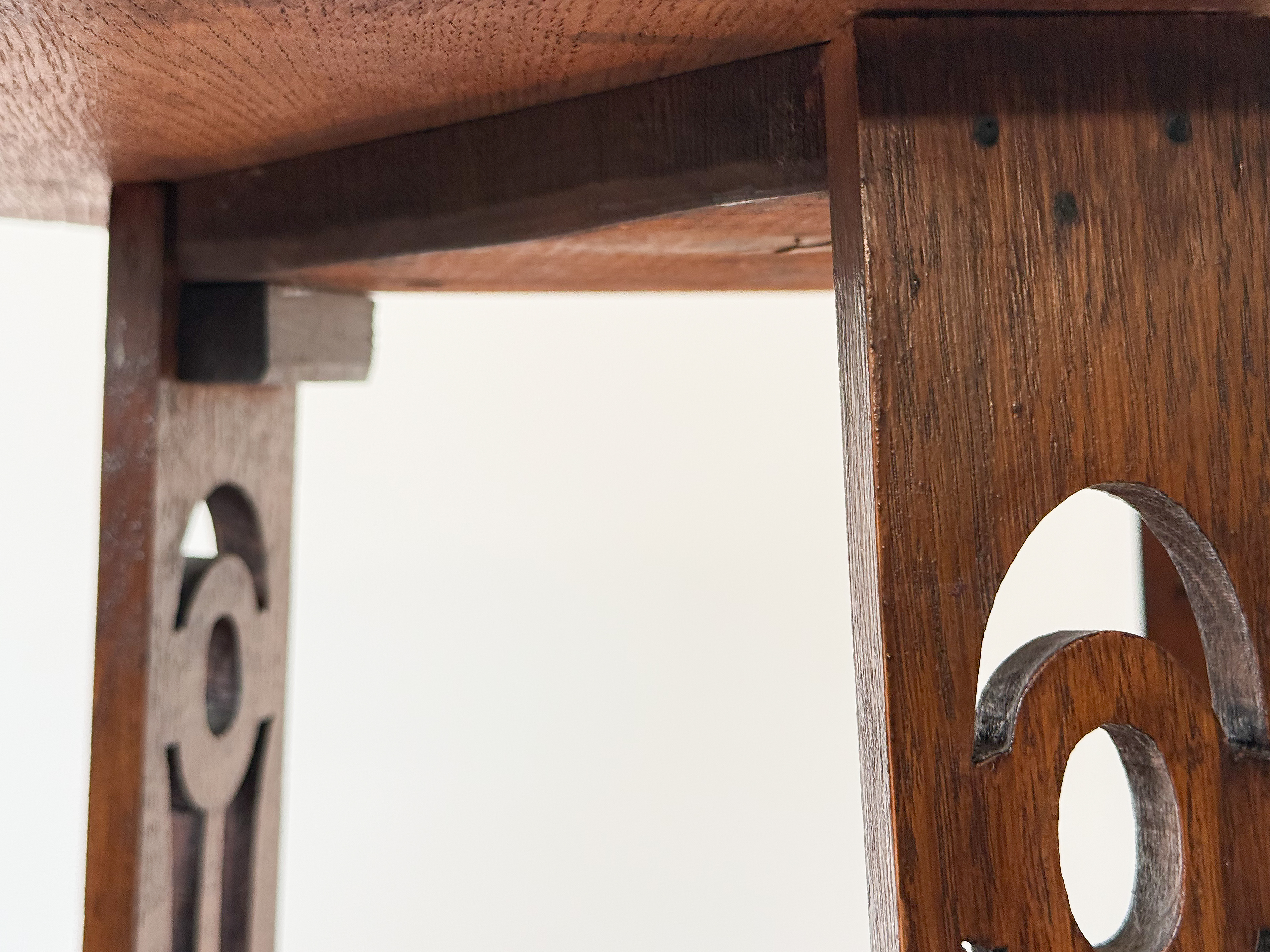 z2048_arts_crafts_table_edited_10