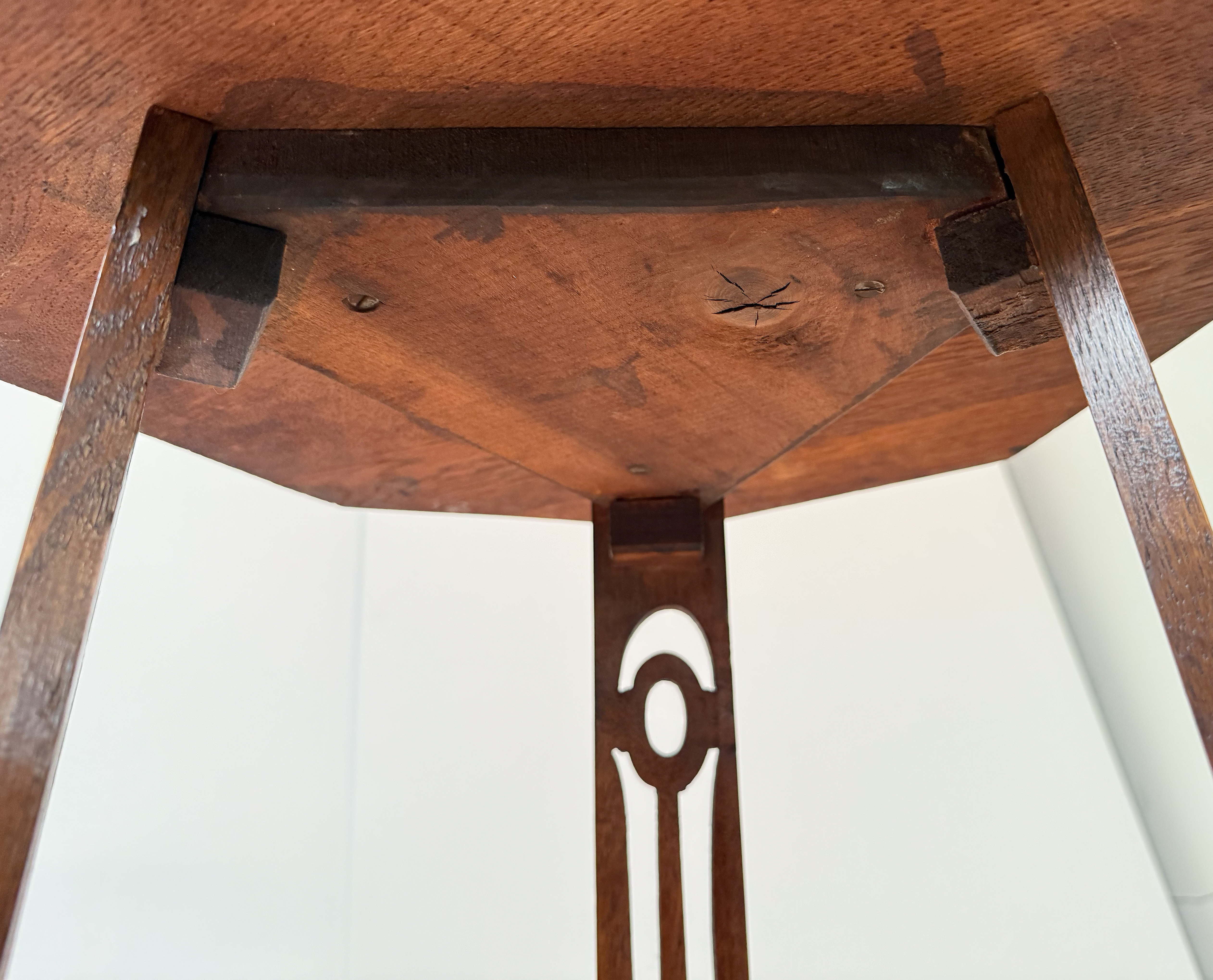 z2048_arts_crafts_table_edited_13